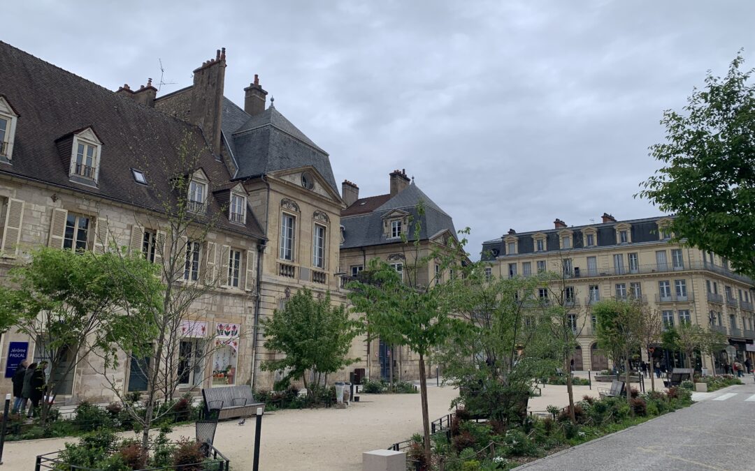 Von Colmar nach Dijon: Steinschlag repariert und erster Stadtbummel im Regen